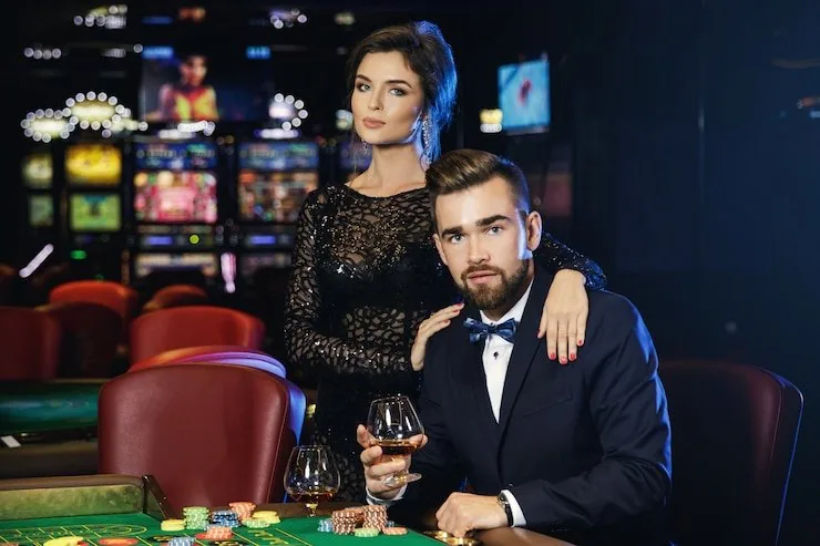 333pkr Live Tables, Slots and Crash